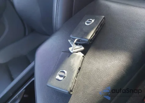 2020 Volvo S60 T5 Momentum z USA, uszkodzony, nr VIN 7JR102FK8LG037142